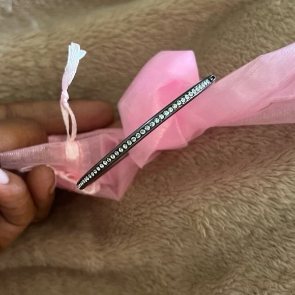 NEW Nadri Gunmetal Finish Crystal Pave Hinge Bangle Bracelet Single Row - Picture 11 of 11